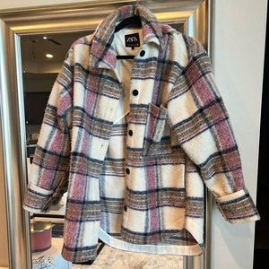 Zara Shacket in plaid latter XS